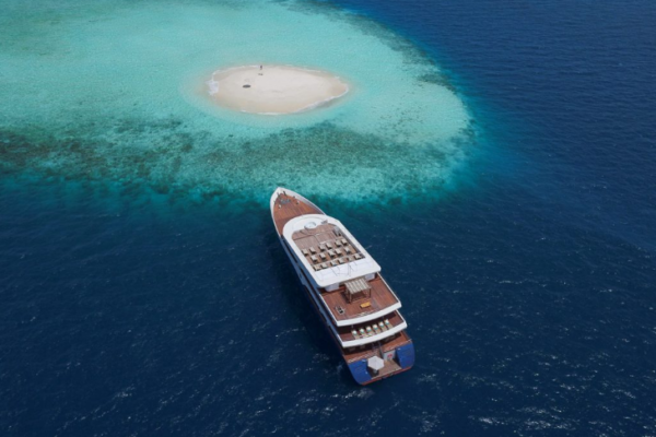 Unforgettable Escapes: Discover Luxury with a Private Yacht Charter in the Red Sea & Maldives Boat Charter