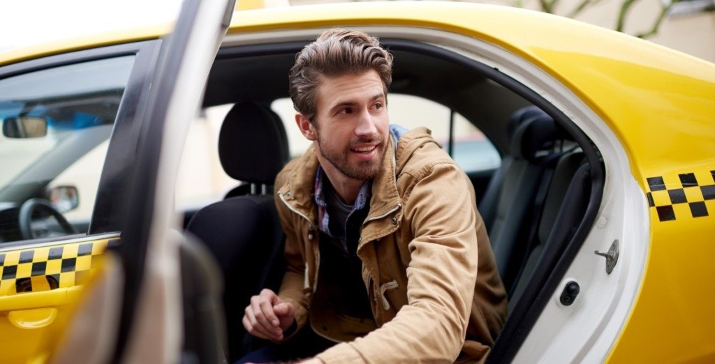 Professional Service With Corporate Taxi Burlington To Montreal For Business Travel