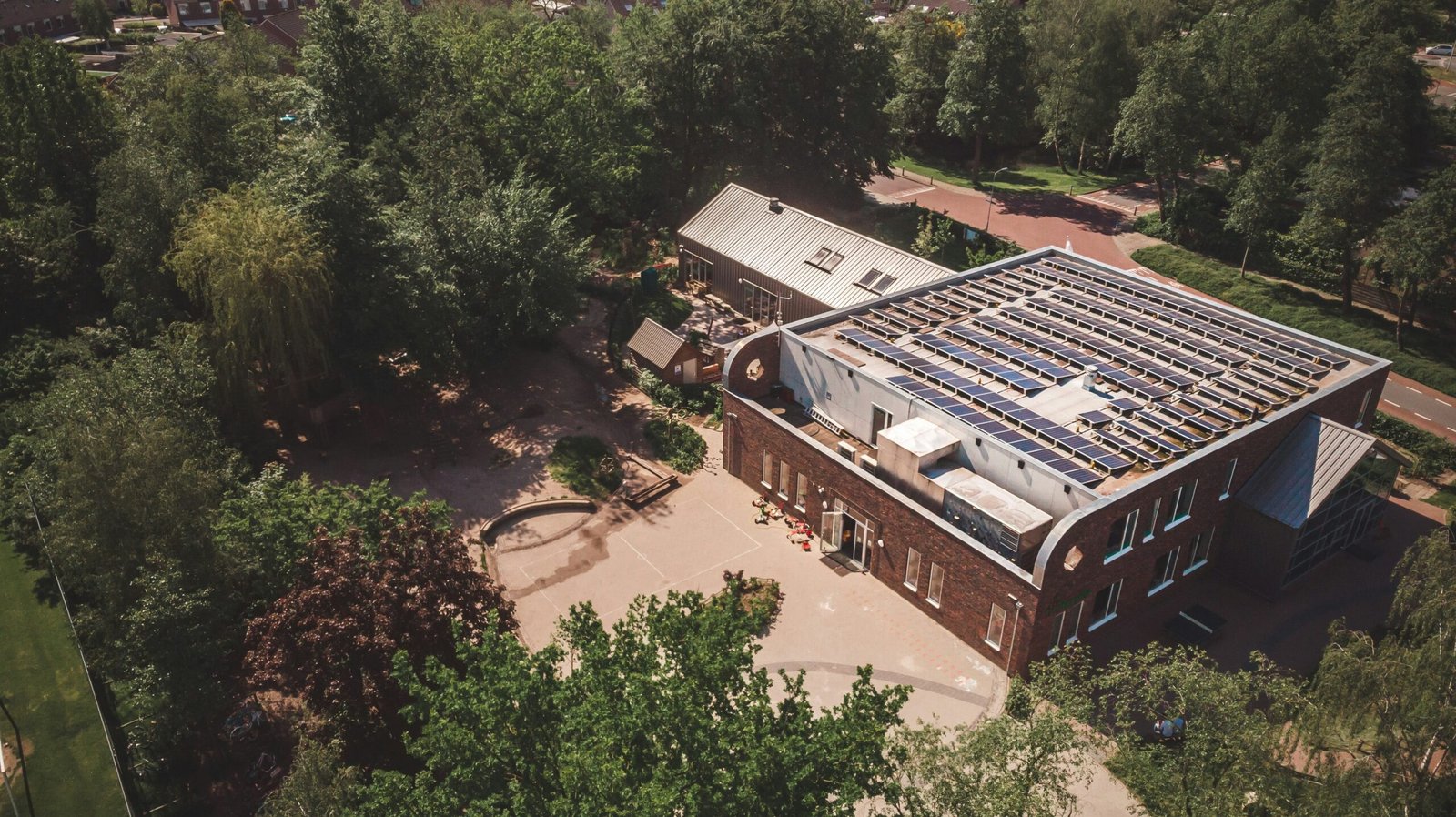Harnessing Commercial Solar in Alberta: Smart, Sustainable Savings