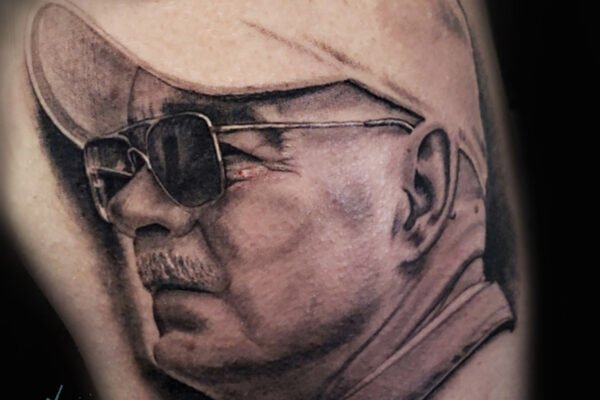 Bold Blackwork: Top American Tattoo Artists for Stunning Ink