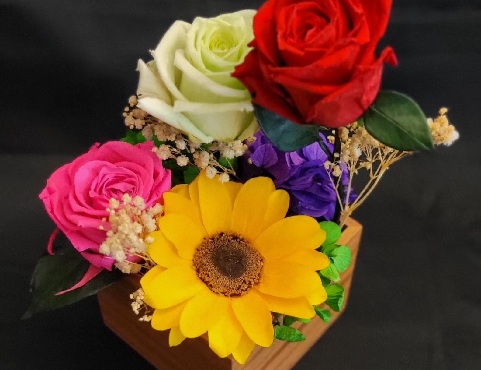 Eternal Rose in a Glass Dome: A Timeless Keepsake