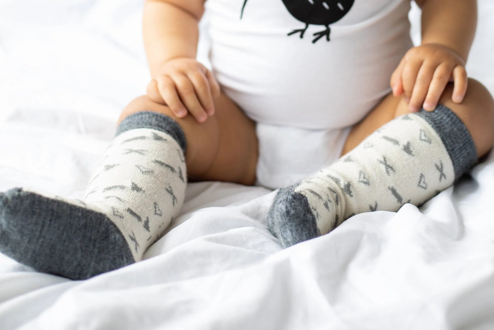 Cozy headwear for little ones: comfy hats for newborns