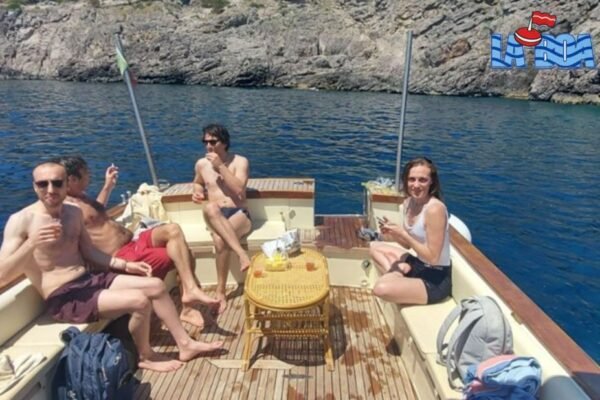 Esplora la costa amalfitana in barca: tour privati e scorci da sogno