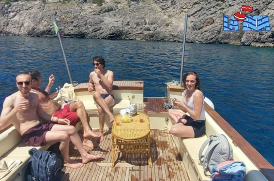 Esplora la costa amalfitana in barca: tour privati e scorci da sogno