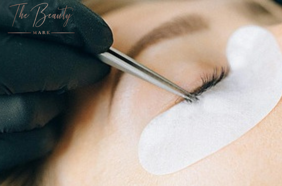 Master Pro-Level Cosmetics: Flexible Online Training for All Skill Levels