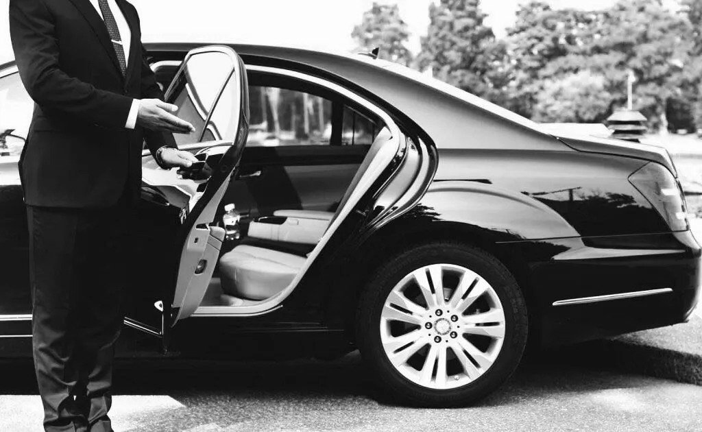 Reliable Airport and City Rides in South Holland | Local Taxi Service