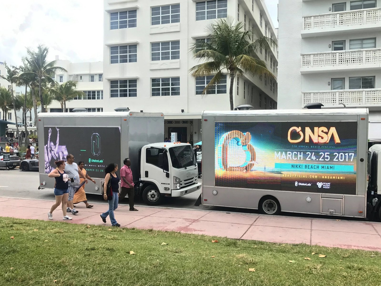 Dynamic Mobile Advertising: LED Truck Campaigns That Deliver