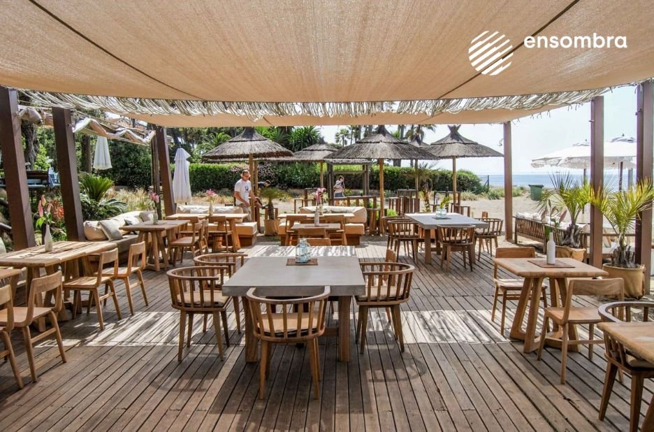 Cubra su terraza con elegancia: toldos vela para exteriores