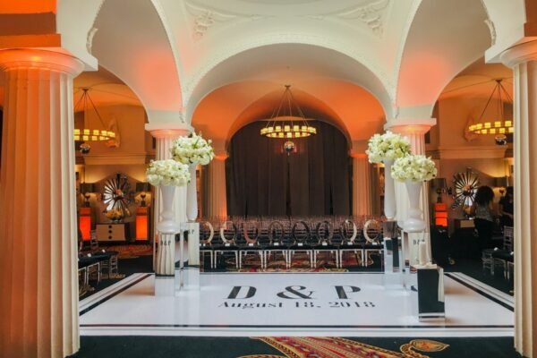 Exquisite wedding floristry in the heart of DC