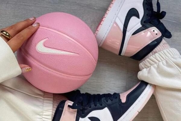 Iconic Black-White Streetwear: Panda NZ Dunks Guide