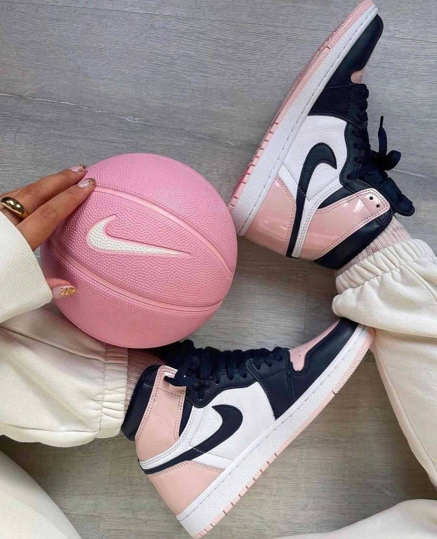 Iconic Black-White Streetwear: Panda NZ Dunks Guide