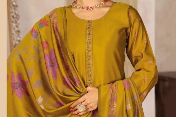 Elegant Fabrics for Modern Women’s Suits You’ll Love