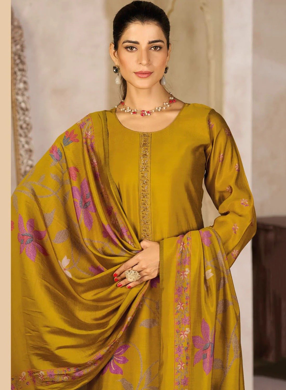 Elegant Fabrics for Modern Women’s Suits You’ll Love