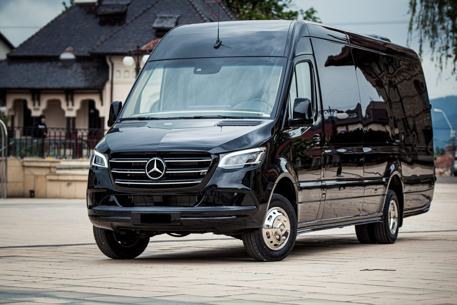 Group Travel in Rome: Affordable Minibus Hire for Tours and Transfers
