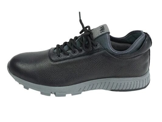 Step Up Your Game: Premium Golf Footwear for Confident Rounds