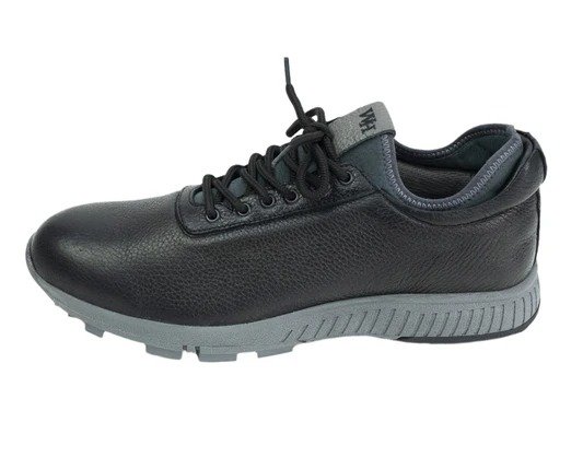 Step Up Your Game: Premium Golf Footwear for Confident Rounds