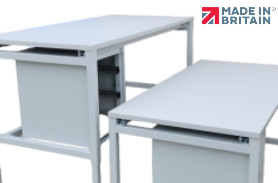 Sturdy workshop bench with integrated vice for precise projects