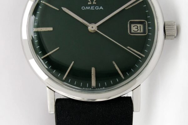 Rare Universal Space Compax with Patina Dial: Vintage Enchantment