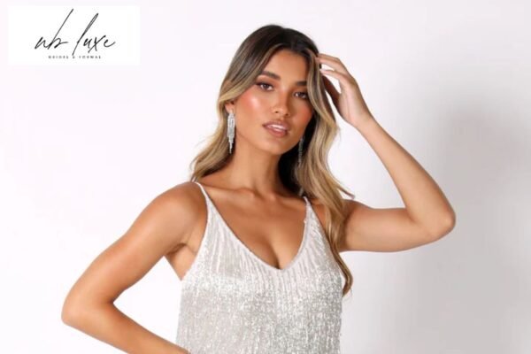 Elegant midnight-hued prom dress ideas for a stunning look