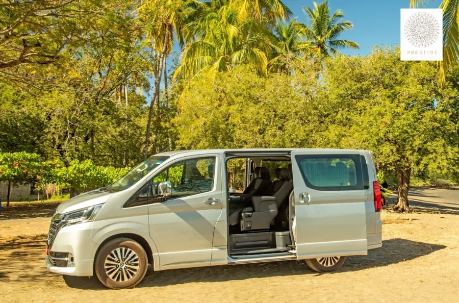 Premium Airport Transfers and Chauffeur in Costa Rica