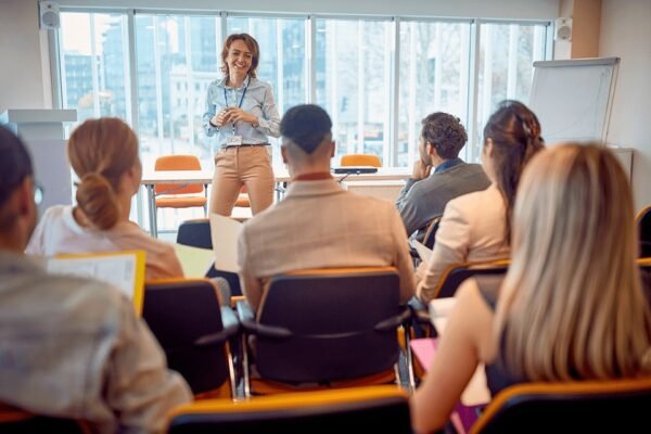 Lead with Insight: Brain-Based Leadership for Modern Teams