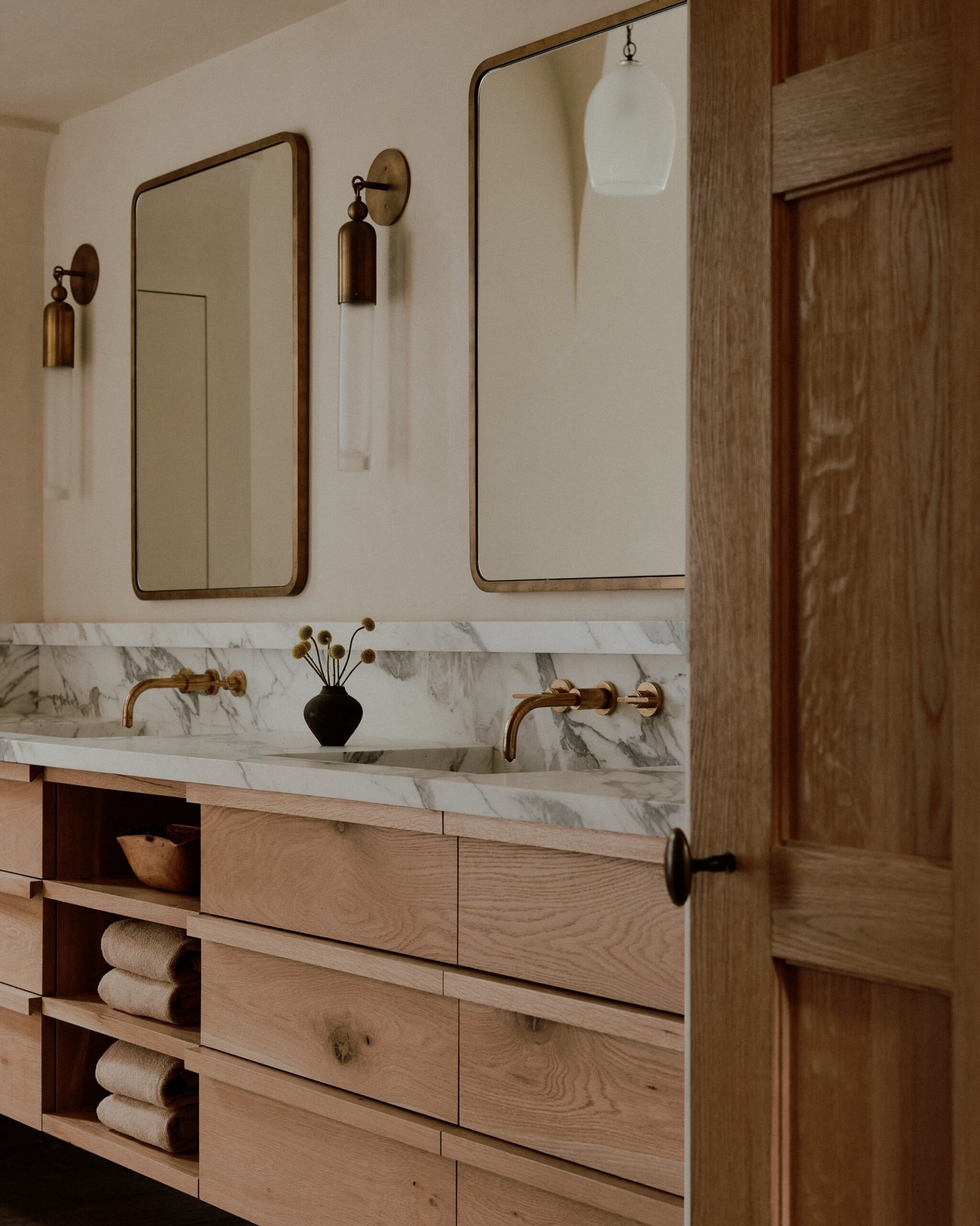 Elegant Marble Surfaces for Your Kitchen in Tarry Town
