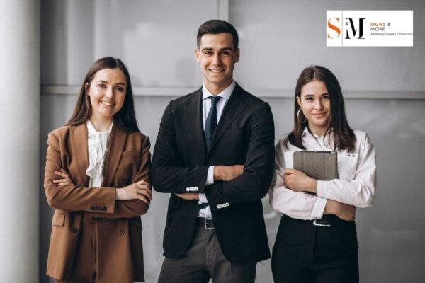 جذب العملاء بشاشات عرض رقمية بإضاءة مميزة وتفاعلية