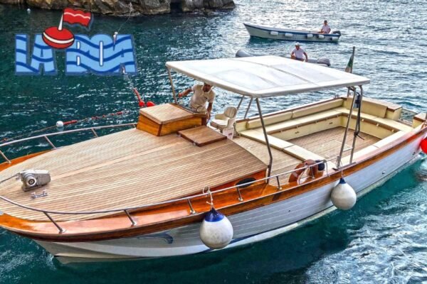 Scopri la magia del tramonto sul mare a bordo di una barca