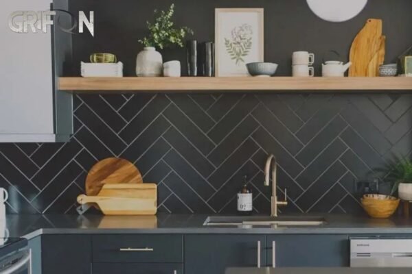 Terre et lumière : l’art des surfaces céramiques pour votre intérieur