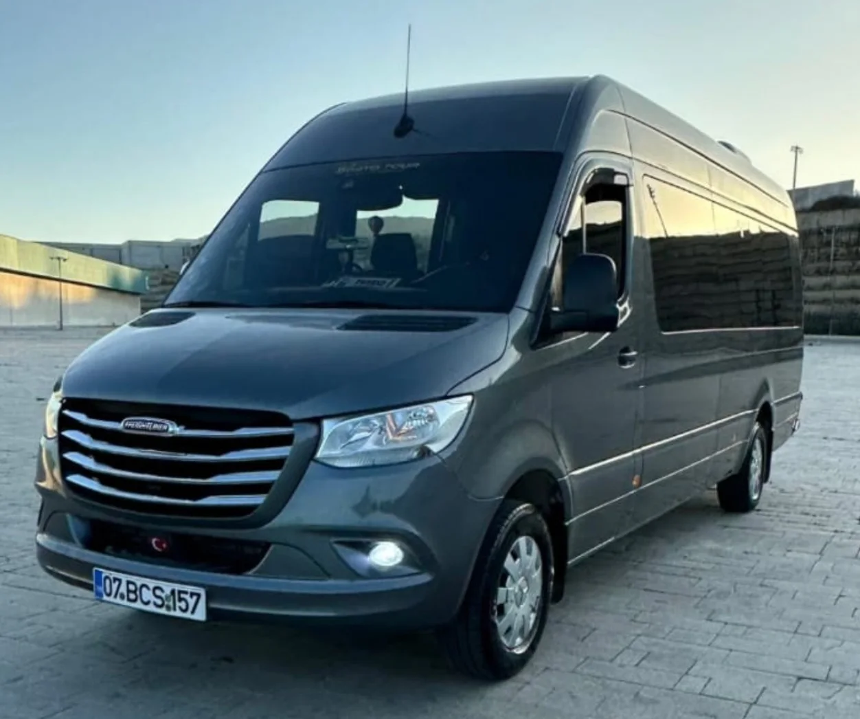 Reliable Airport Transfer Services with Comfortable VIP Transportation and Professional Drivers